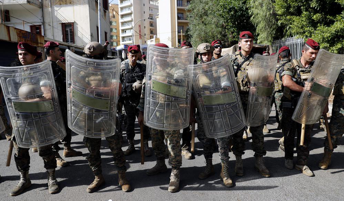 Lebanese army stand guard near the Justice Palace